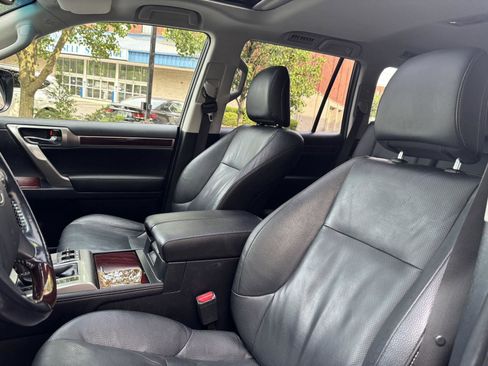Used 2016 Lexus GX 460 w/ Premium Package AWD/4WD image 10