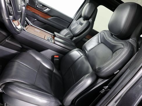 Used 2023 Lincoln Navigator Reserve AWD/4WD image 10