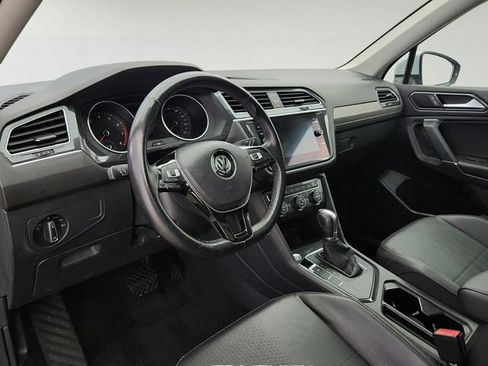 Used 2018 Volkswagen Tiguan SE FWD image 9
