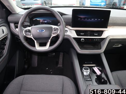 Used 2025 Ford Explorer Active image 12