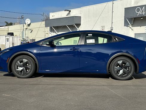 New 2026 Toyota Prius Plug-In Hybrid image 6