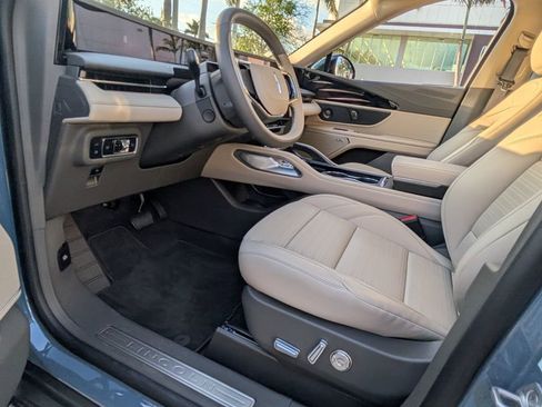 New 2025 Lincoln Nautilus Reserve w/ Jet Appearance Package image 12