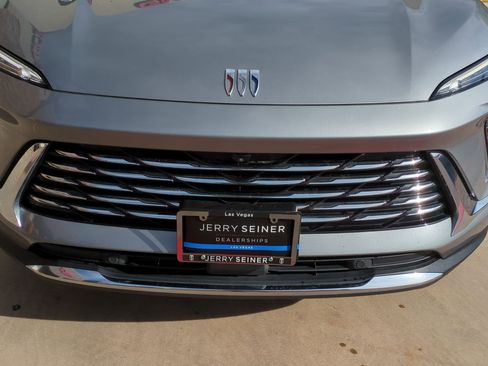 Certified 2025 Buick Envision Preferred image 9