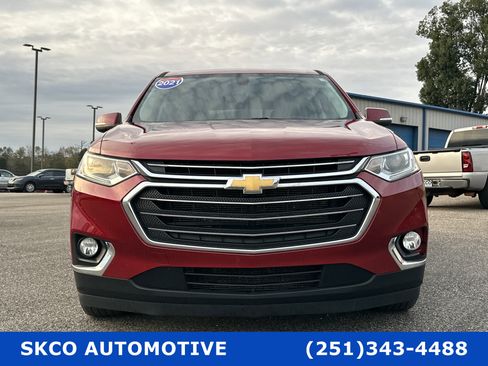 Used 2021 Chevrolet Traverse LT image 8
