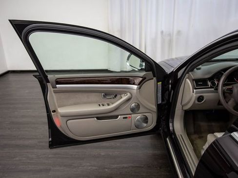 Used 2009 Audi S8 4dr Sedan image 16