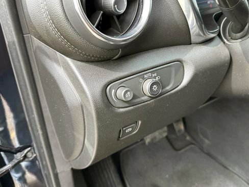 Used 2020 Chevrolet Blazer LT image 16