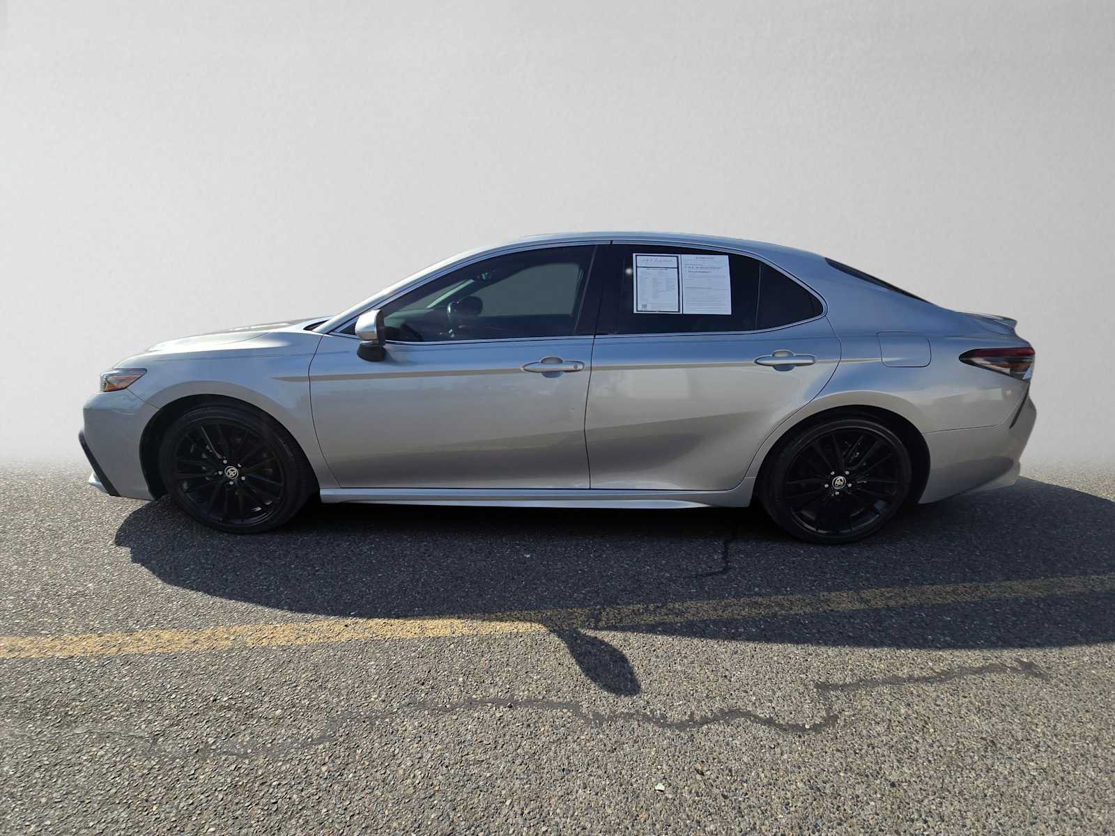 Used 2021 Toyota Camry XSE FWD image 6