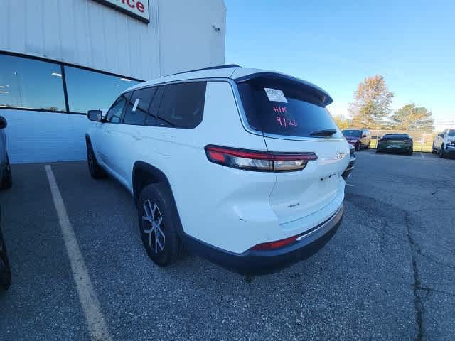 Used 2023 Jeep Grand Cherokee L Limited AWD/4WD image 15