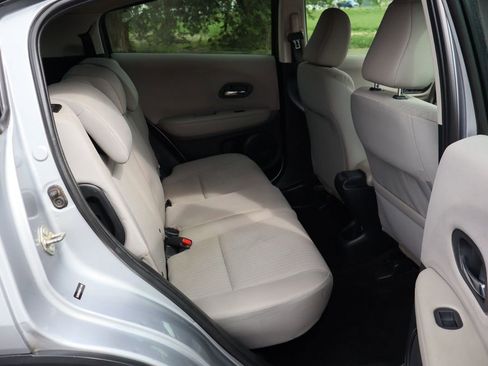 Used 2017 Honda HR-V LX image 21