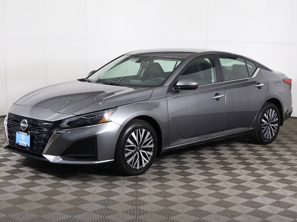 Used 2023 Nissan Altima 2.5 SV AWD/4WD image 5
