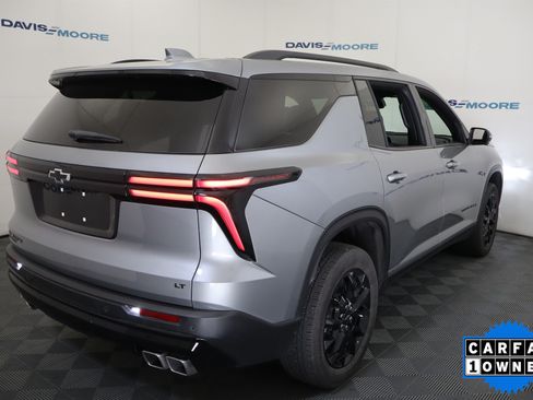 Used 2024 Chevrolet Traverse LT w/ Midnight/Sport Edition FWD image 6