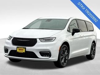 New 2026 Chrysler Pacifica Select AWD/4WD video 3