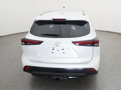 New 2026 Toyota Highlander XLE image 7