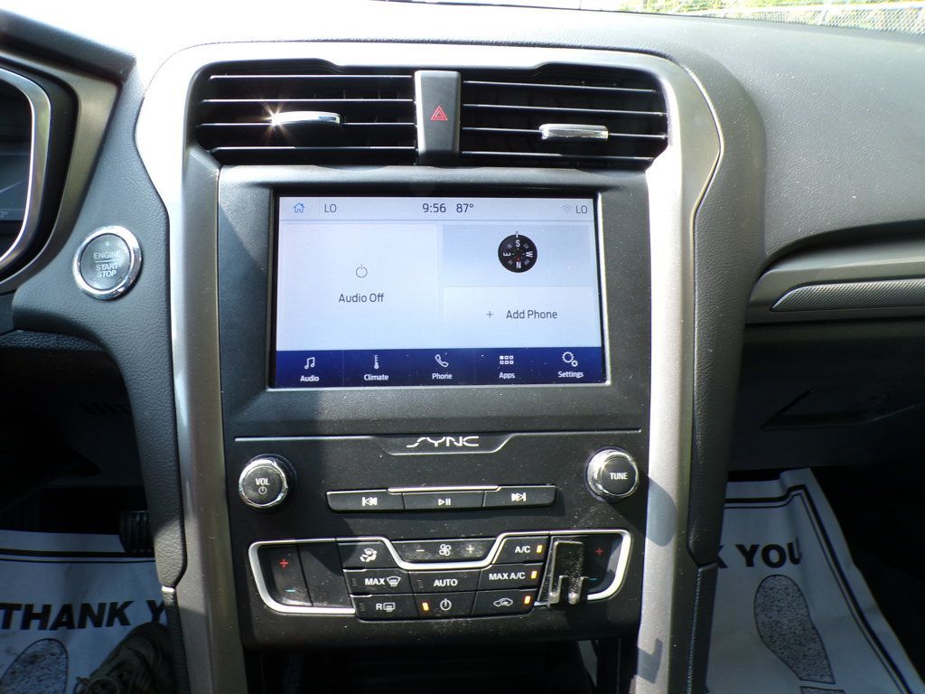 Used 2019 Ford Fusion SE FWD image 25
