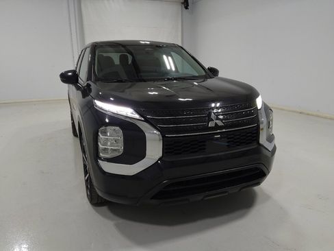 Used 2022 Mitsubishi Outlander ES AWD/4WD image 14