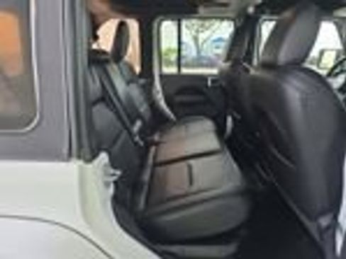 Used 2022 Jeep Wrangler Unlimited Sahara AWD/4WD image 34
