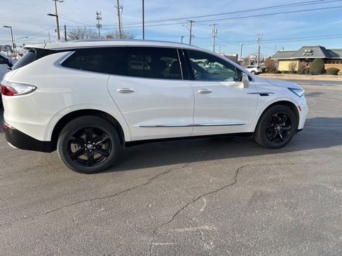 Used 2023 Buick Enclave Essence w/ Experience Buick Package image 5
