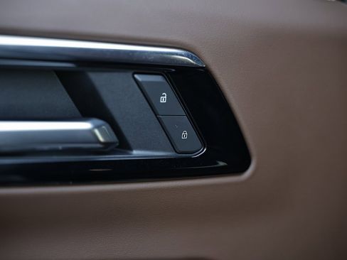 Used 2025 Chevrolet Tahoe High Country image 24