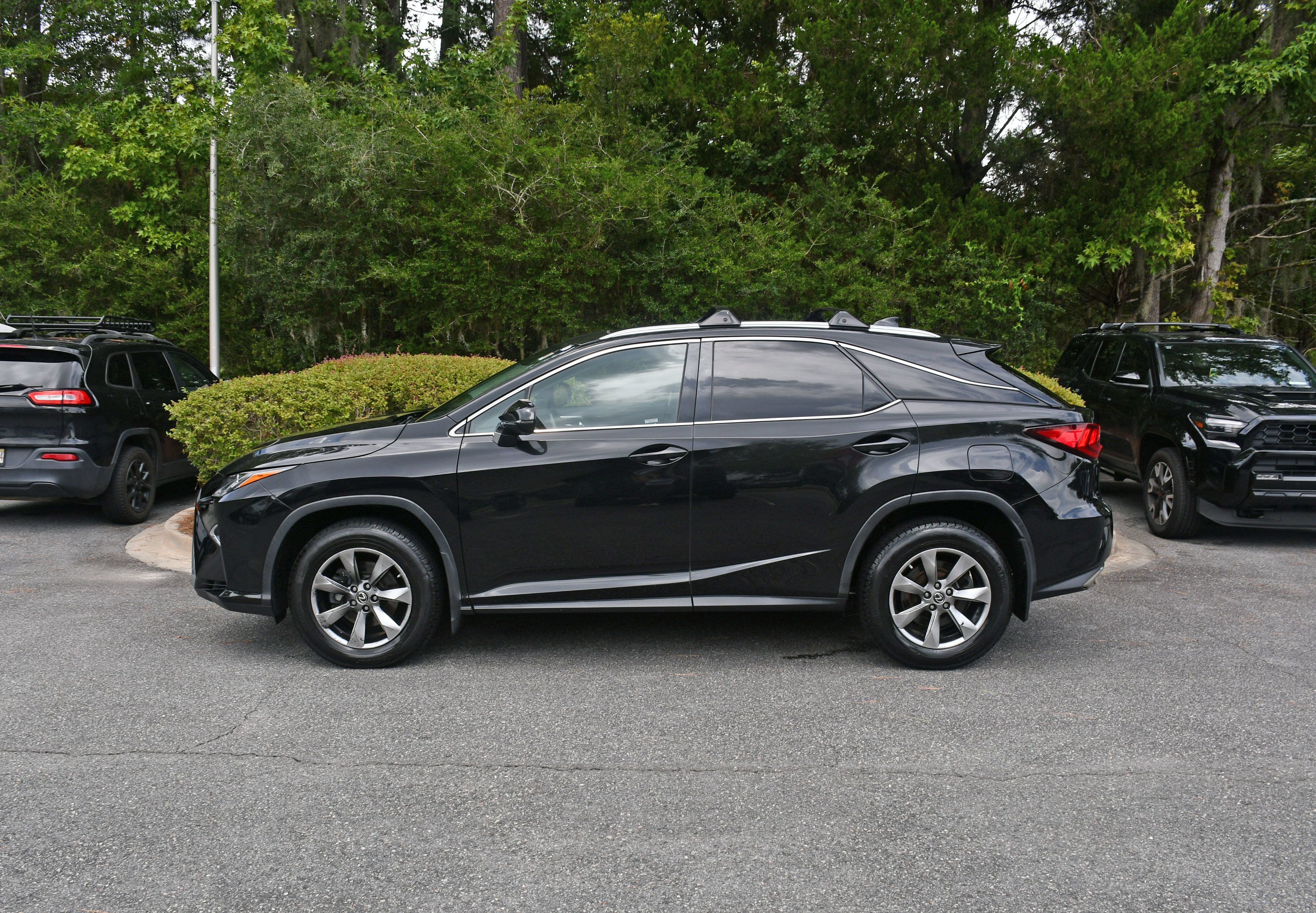 Used 2018 Lexus RX 350 AWD w/ Premium Package image 2