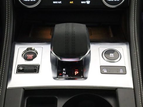 Used 2025 Jaguar F-PACE R-Dynamic S AWD/4WD image 28