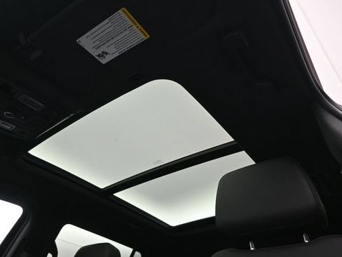 Used 2024 Chevrolet Tahoe Z71 w/ Luxury Package AWD/4WD image 11