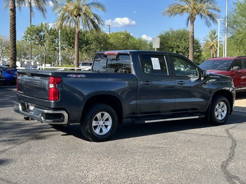 Used 2022 Chevrolet Silverado 1500 LT w/ Convenience Package II AWD/4WD image 4