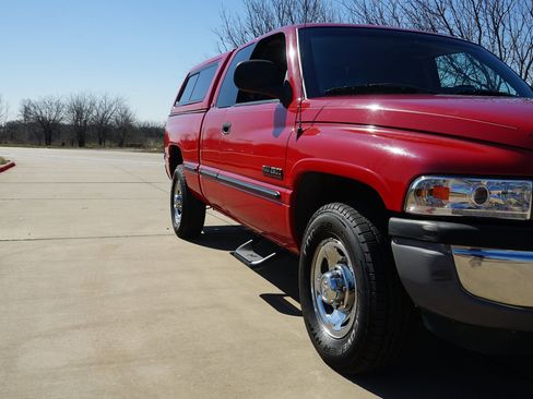 Used 1999 Dodge Ram 2500 Truck 2WD Quad Cab image 33