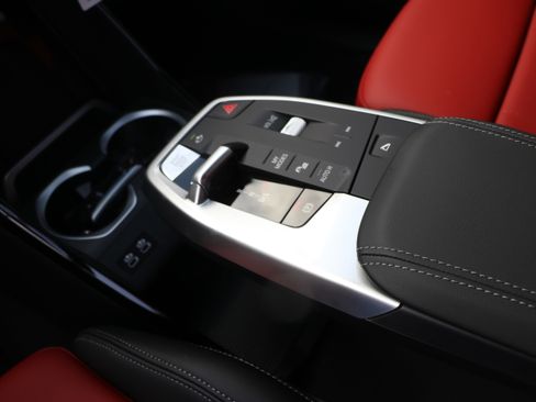 Certified 2025 BMW X1 xDrive28i w/ Technology Package image 24