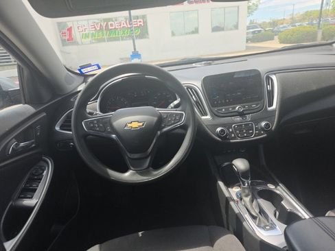 Used 2024 Chevrolet Malibu LT FWD image 17