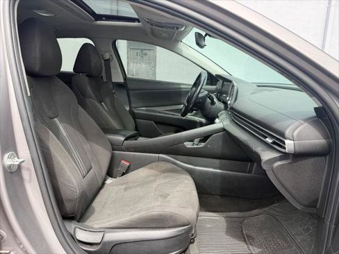 Used 2021 Hyundai Elantra SEL w/ Convenience + Premium Package FWD image 14