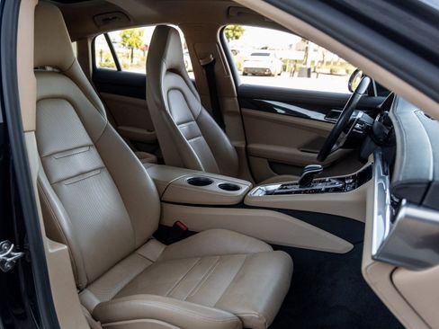Certified 2018 Porsche Panamera image 42