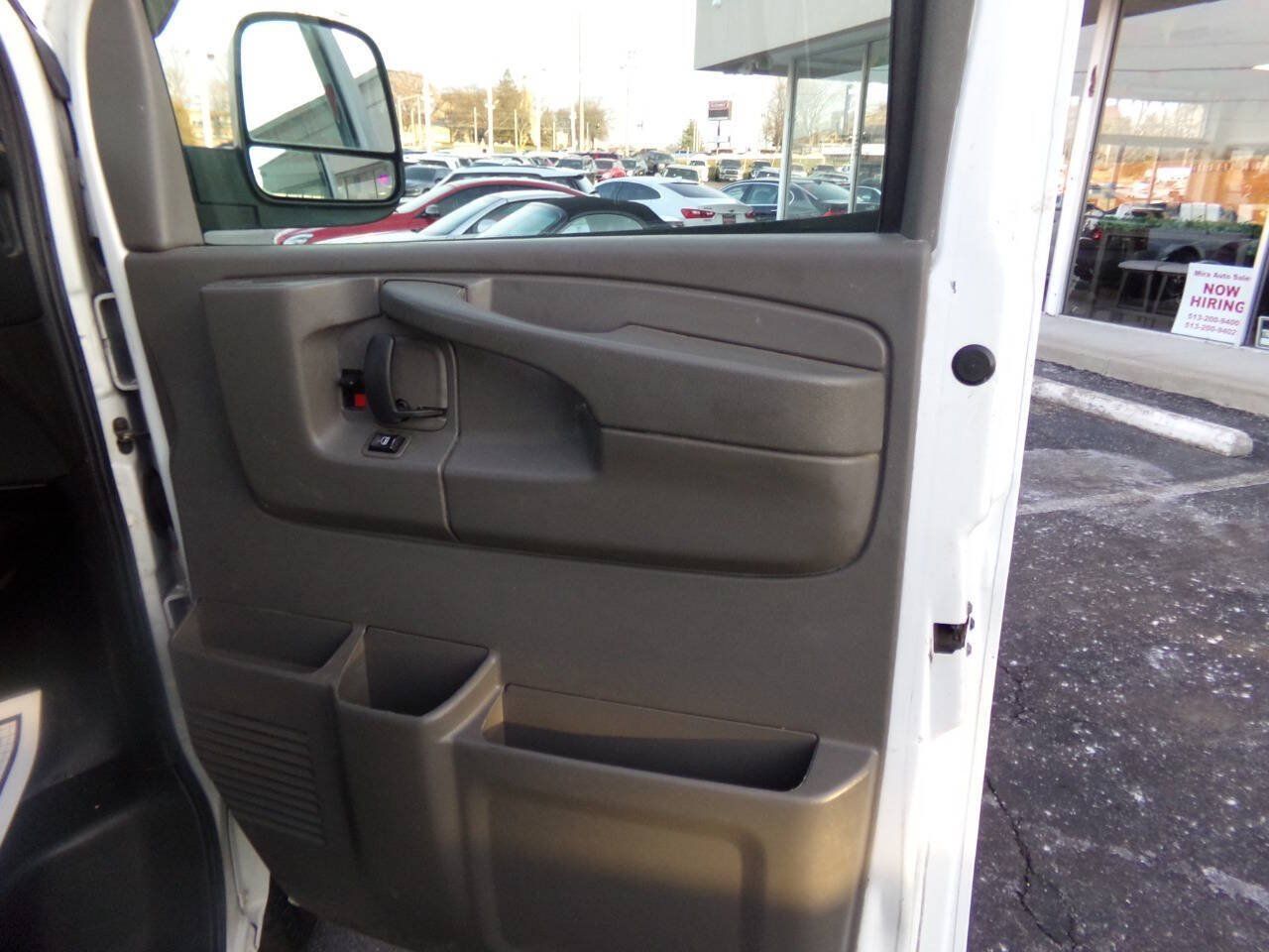Used 2015 Chevrolet Express 2500 RWD image 10