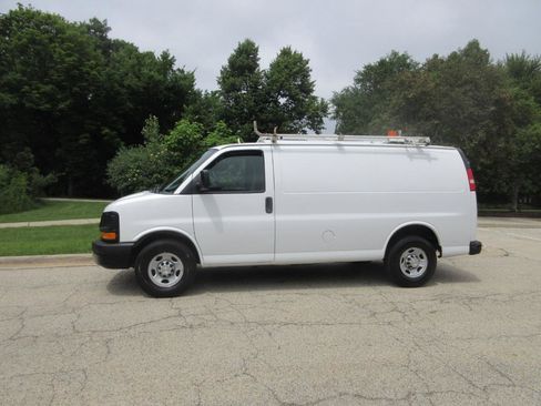 Used 2014 Chevrolet Express 2500 RWD image 27