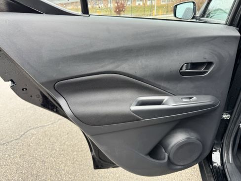 Certified 2025 Nissan Kicks Play S image 30