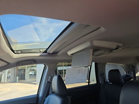 Used 2021 Honda Pilot Touring image 17