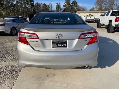 Used 2014 Toyota Camry SE w/ Fleet Convenience Package FWD image 20