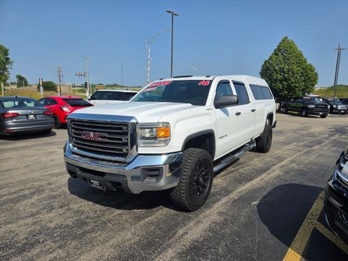 Used 2016 GMC Sierra 2500 4x4 Crew Cab w/ Sierra Convenience Package image 3