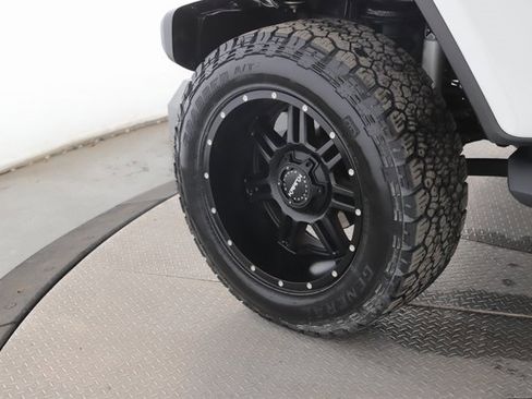 Used 2021 Jeep Wrangler Unlimited Sahara w/ Uconnect 4C Nav & Sound Group image 13