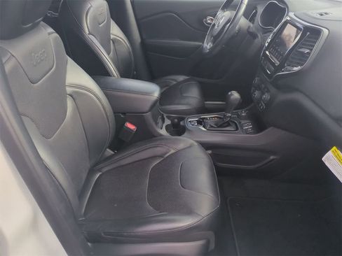 Used 2020 Jeep Cherokee Limited image 11