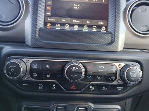 Used 2020 Jeep Gladiator Sport w/ Quick Order Package 24S image 21