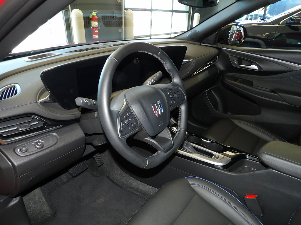 Used 2024 Buick Envista Sport Touring w/ Convenience I Package FWD image 24