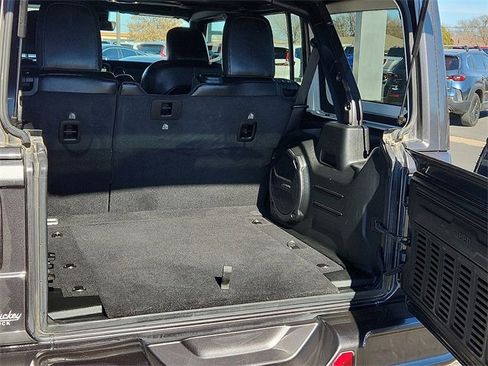 Used 2021 Jeep Wrangler Unlimited Sahara image 9
