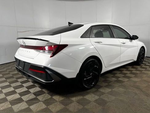 Used 2026 Hyundai Elantra Sport image 9