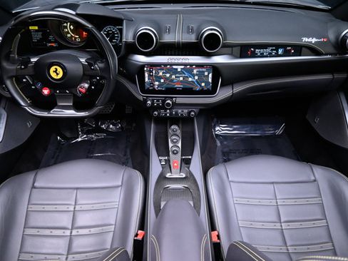 Used 2022 Ferrari Portofino M RWD image 3