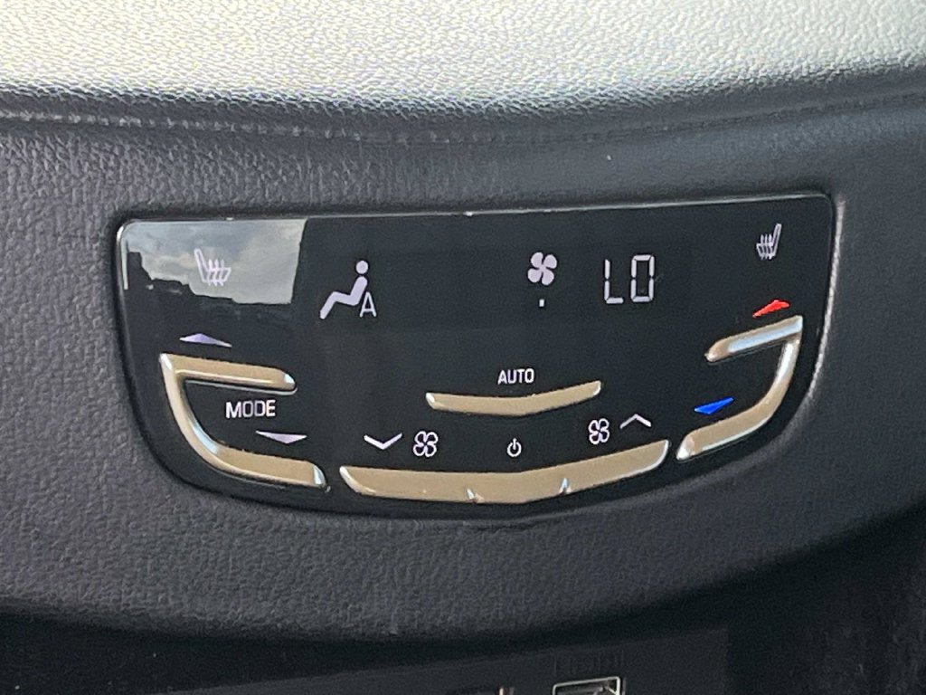 Used 2017 Cadillac Escalade Luxury AWD/4WD image 18