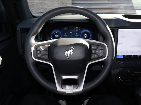 New 2025 Ford Bronco 4-Door image 24