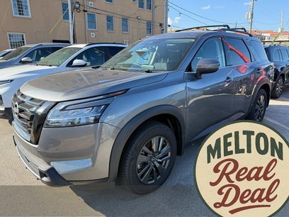 Used 2022 Nissan Pathfinder SV w/ SV Black Package