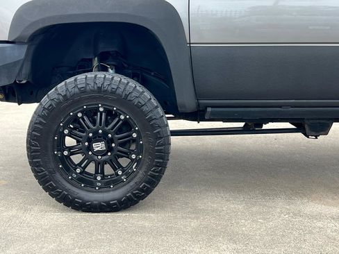Used 2007 Chevrolet Silverado 2500 LT w/ Heavy-Duty Power Package AWD/4WD image 62