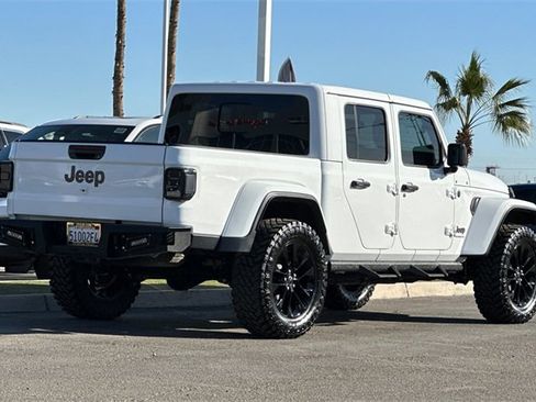 Certified 2025 Jeep Gladiator Nighthawk image 3