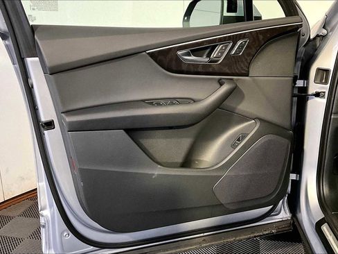 Used 2022 Audi Q7 3.0T Premium w/ Interior Protection Package image 21